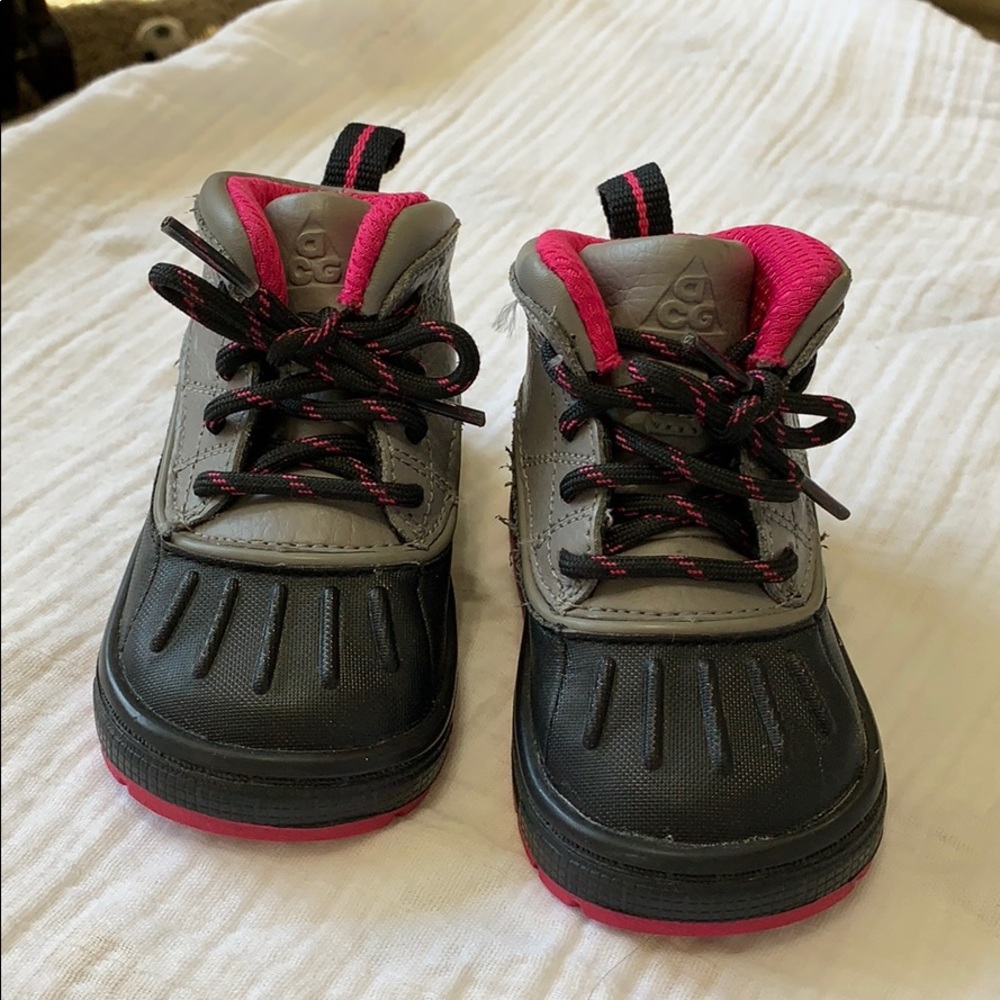 Snow boots, Nike